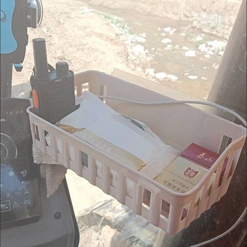 挖机收纳盒勾机驾驶室用品挖掘机拖拉机铲车载储物盒置物架收纳箱