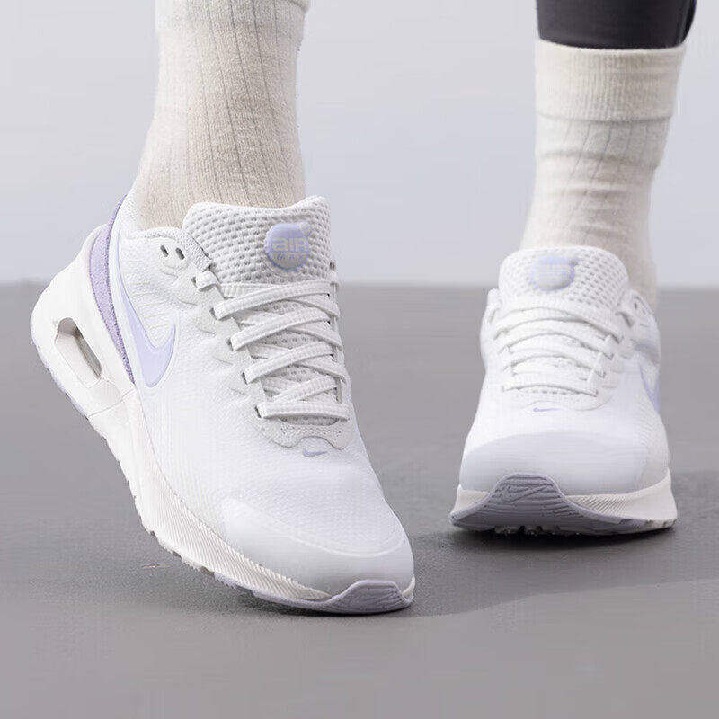 NIKE耐克气垫跑步鞋女鞋
