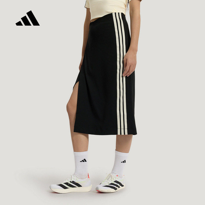 adidas阿迪达斯优雅运动风半身裙2026夏女开叉三条纹裙子 KV9240