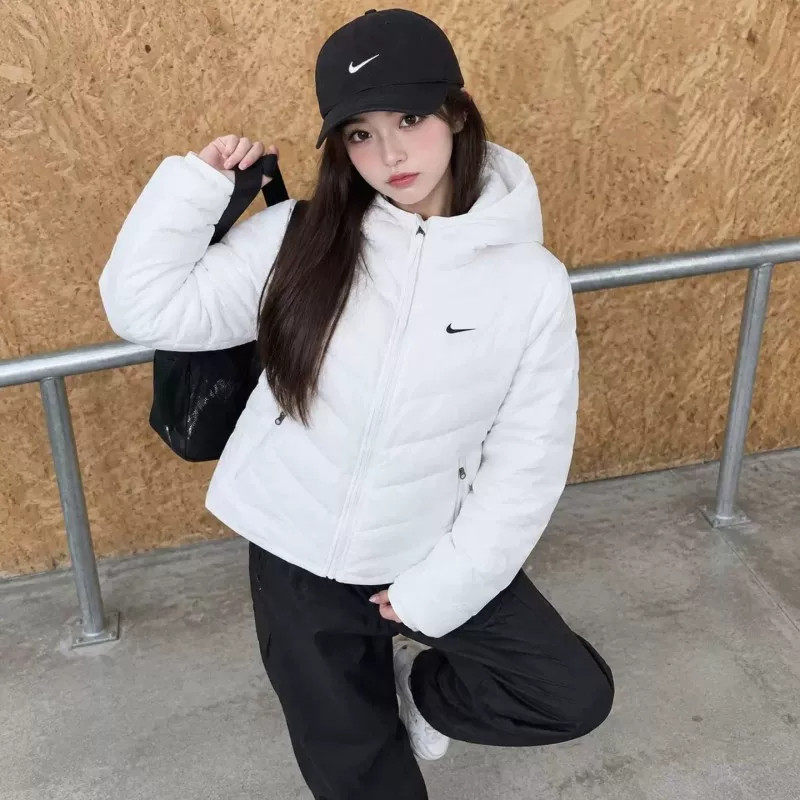 Nike耐克新款运动羽绒服女白色连帽短款加厚保暖外套潮流时尚