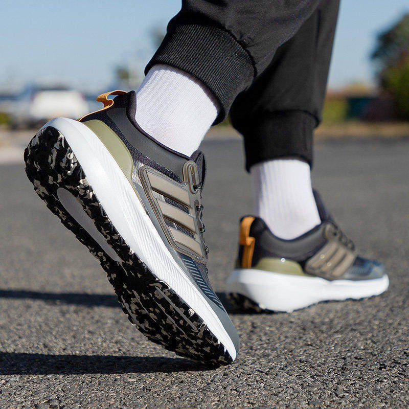 Adidas跑步鞋男鞋冬季新