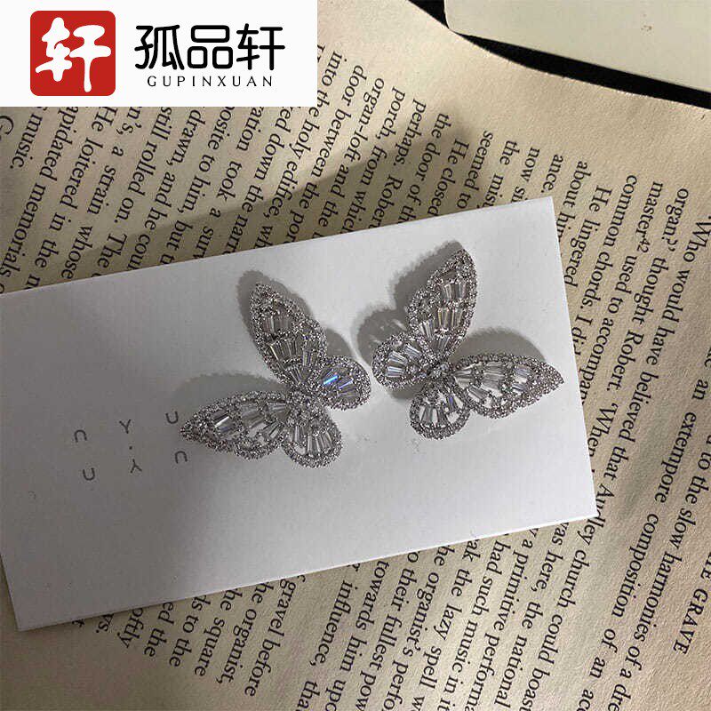 孤品轩仙的不要不要的~blingbling满钻锆石镶钻立体蝴蝶图案耳钉