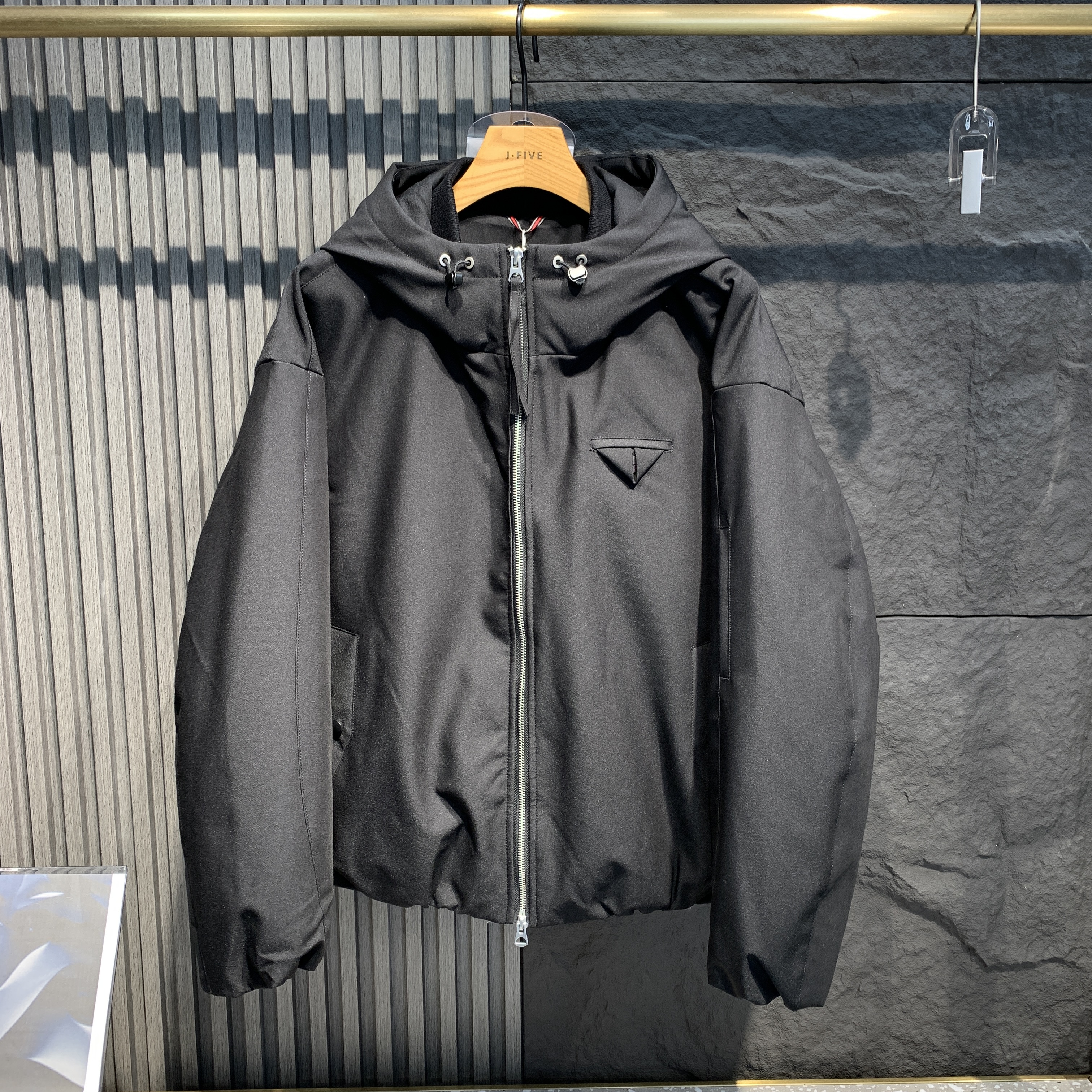 2025冬季新款连帽羽绒服外套男时尚百搭潮流工装加厚保暖冲锋衣