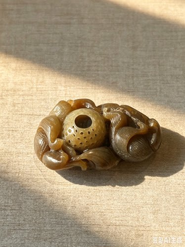 天然和田玉且末料鱼篓手把件/摆件49.5＊30＊19.5mm保真送礼