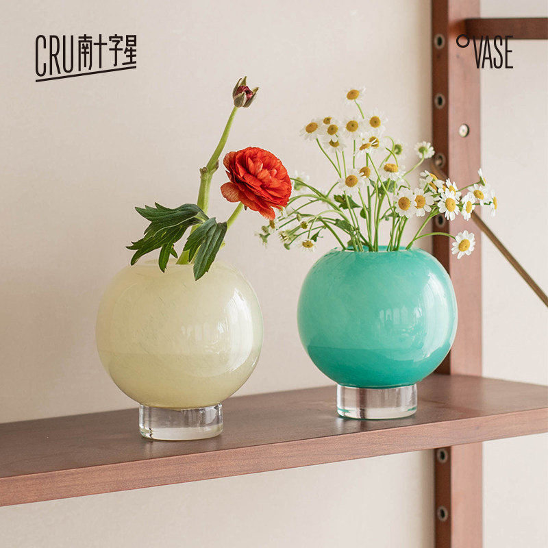 精美优雅玻璃小花瓶果冻视觉质感