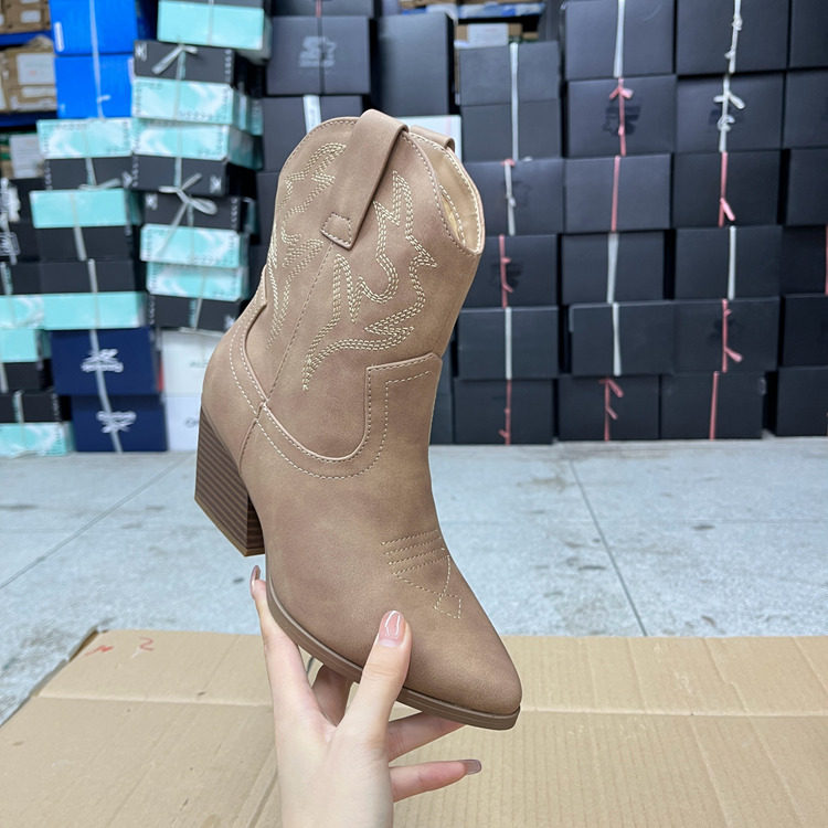 外贸原单女靴新款尖头纯色粗跟复古新款时尚通勤套筒时装西部短靴