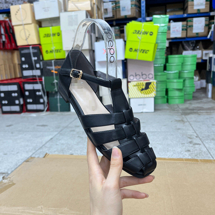 圆头纯色粗跟休闲罗马编织凉鞋