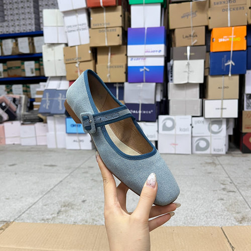 时尚方头纯色粗跟浅口一字扣单鞋