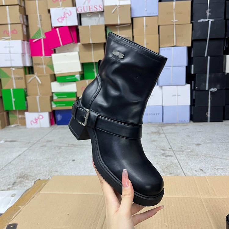 头纯色粗跟防水台皮带扣套筒短靴