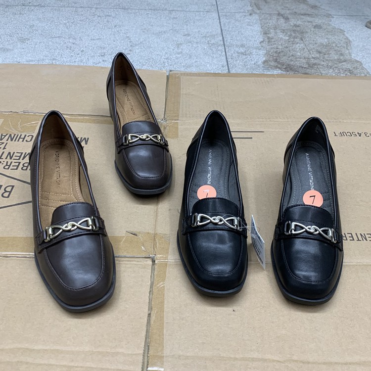 原单衣服为什么没有标(原单鞋没有标牌吗)