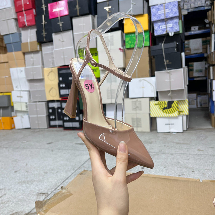 Lady Shoes外贸原单女鞋新款尖头纯色浅口细高跟一字扣包头凉鞋