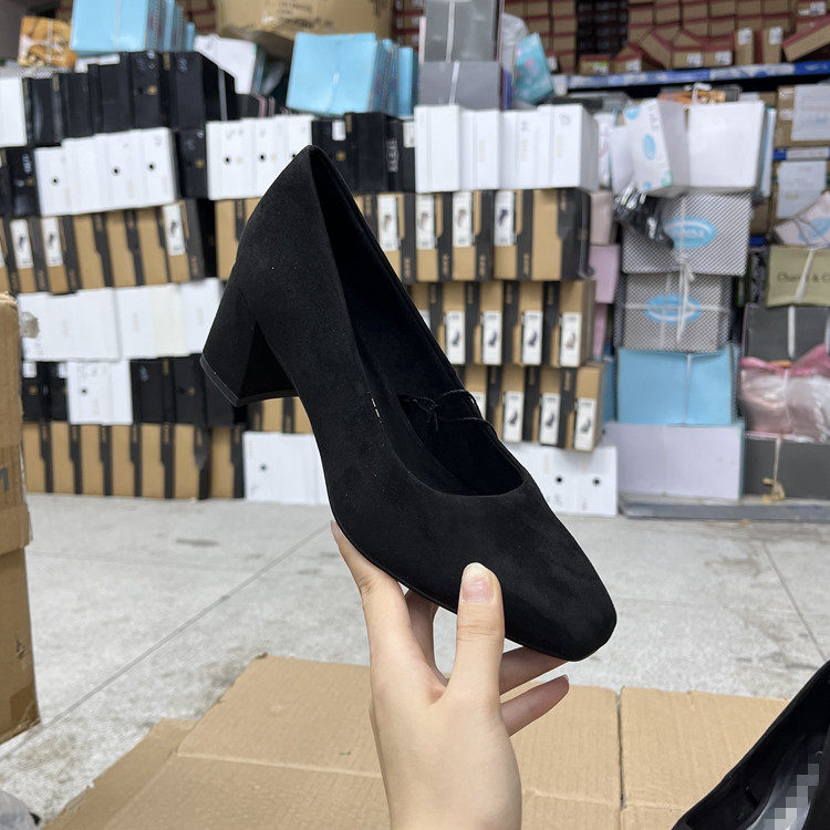 外贸原单女鞋新款方头浅口时尚粗跟纯色绒面百搭气质通勤单鞋,女鞋,浅口单鞋,淘宝优惠券,粉丝福利购,淘宝优惠卷
