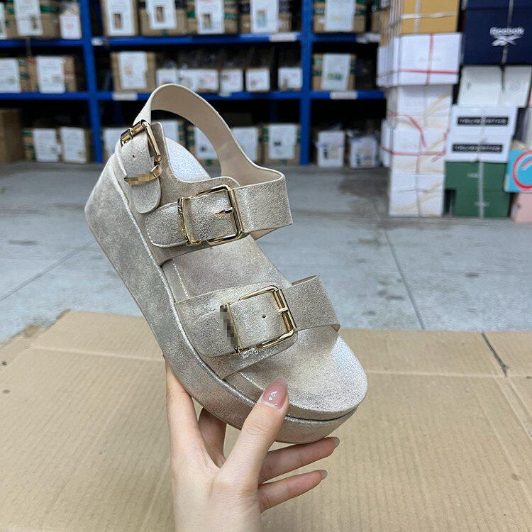 圆头纯色厚底皮带扣新款时装凉鞋
