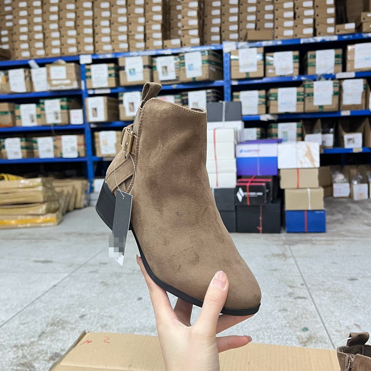 微瑕简约时尚新款侧拉链百搭靴子
