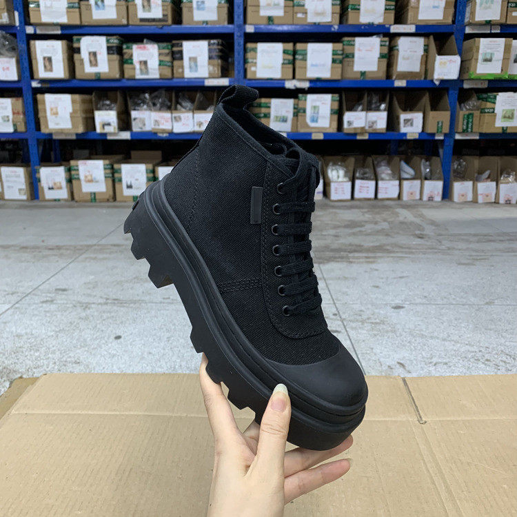 圆头纯色厚底高帮系带帆布板鞋