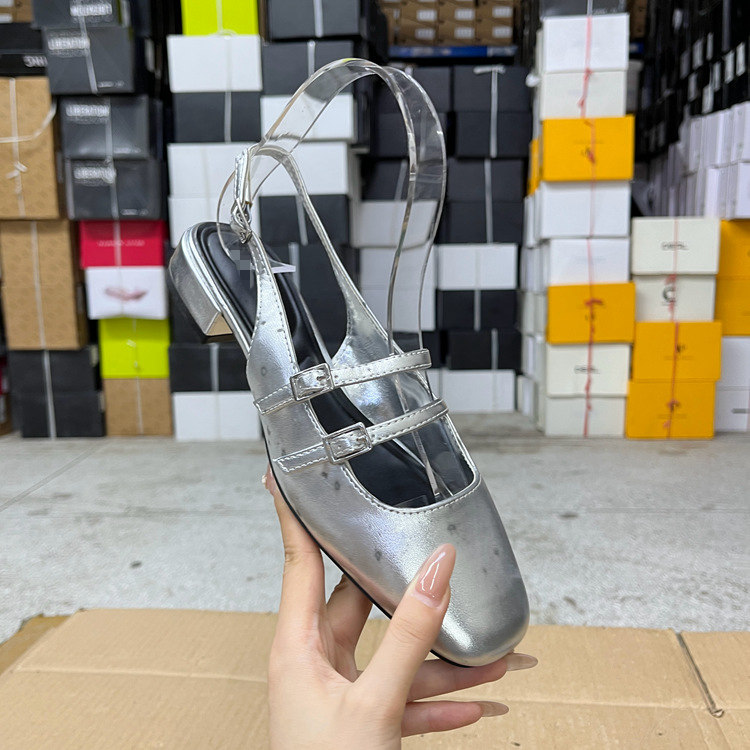 圆头纯色粗跟一字扣单鞋包头凉鞋