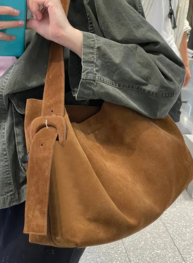 韩国潮牌ARKET小众秋冬大容量水桶包裘皮休闲纯色磨砂单肩包