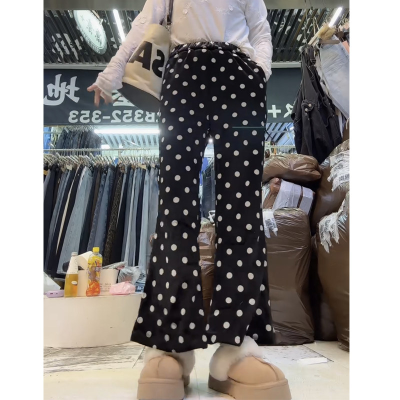 2025年秋冬新款波点丝绒微喇叭裤女显瘦百搭休闲裤欧货洋气九分裤