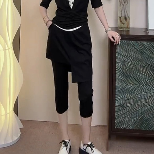 松紧腰休闲风九分裤不对称