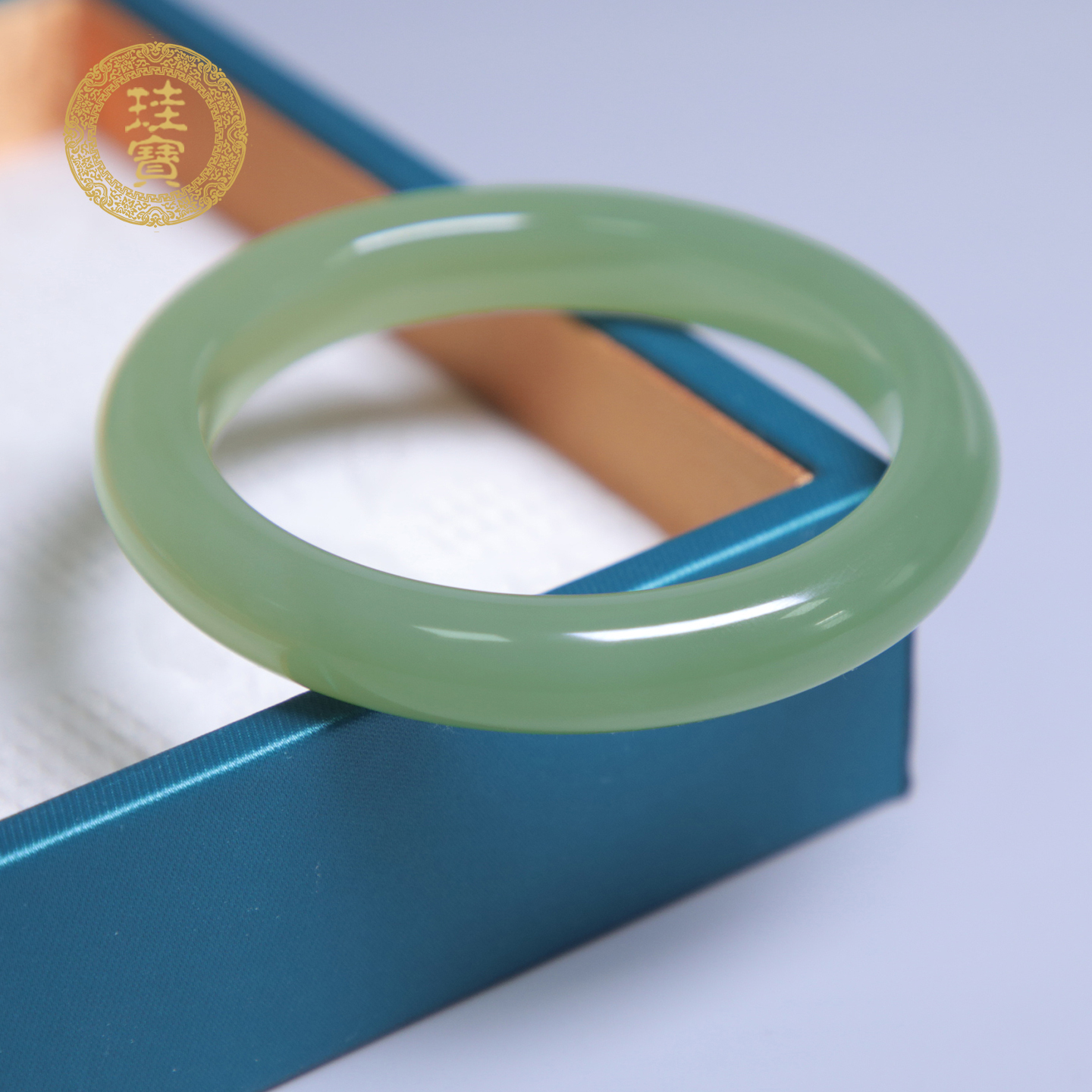 珪宝和田玉晴水绿宽条手镯55.6mm