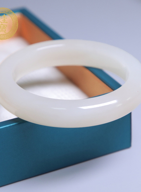 珪宝56.7mm和田玉油糯藕粉宽条手镯女款玉镯子福镯天然玉石带证书