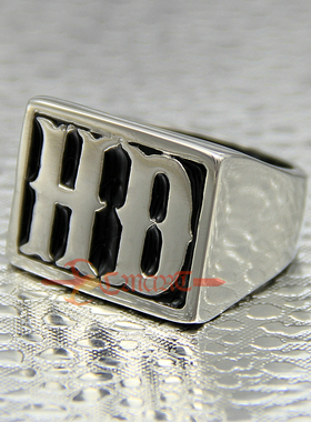 钛钢男士字母戒指欧美风时尚饰品