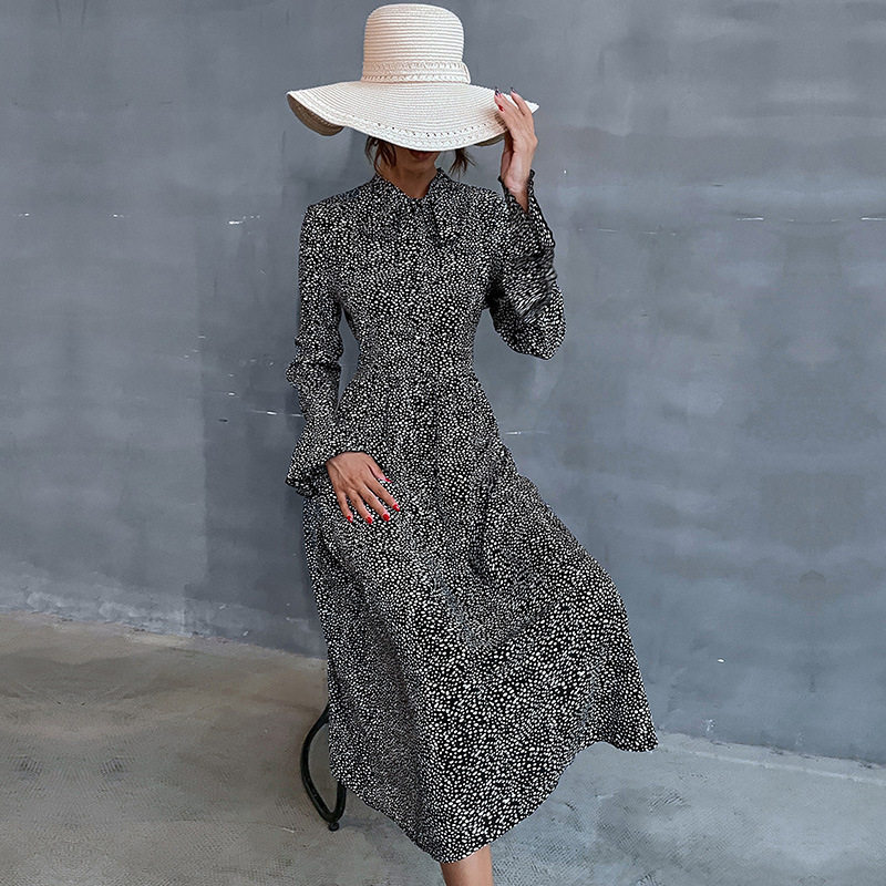 mid-length printed v-neck dress中长款印花v领连衣裙秋冬大摆裙