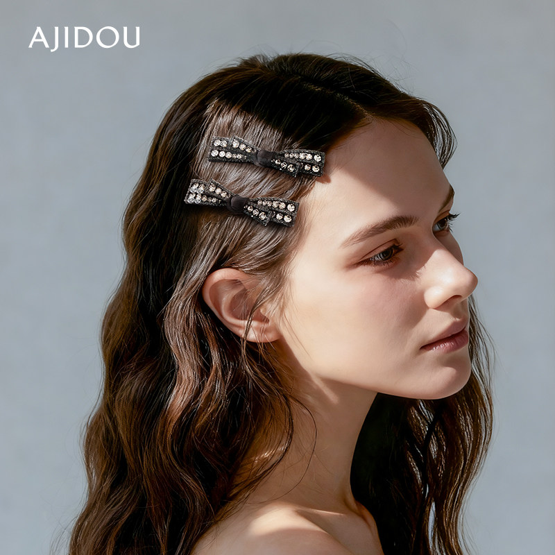 AJIDOU阿吉豆发饰女小香风侧边夹织物鸭嘴夹水钻发夹高级感刘海夹,饰品/流行首饰/时尚饰品新,发饰,淘宝优惠券,粉丝福利购,淘宝优惠卷