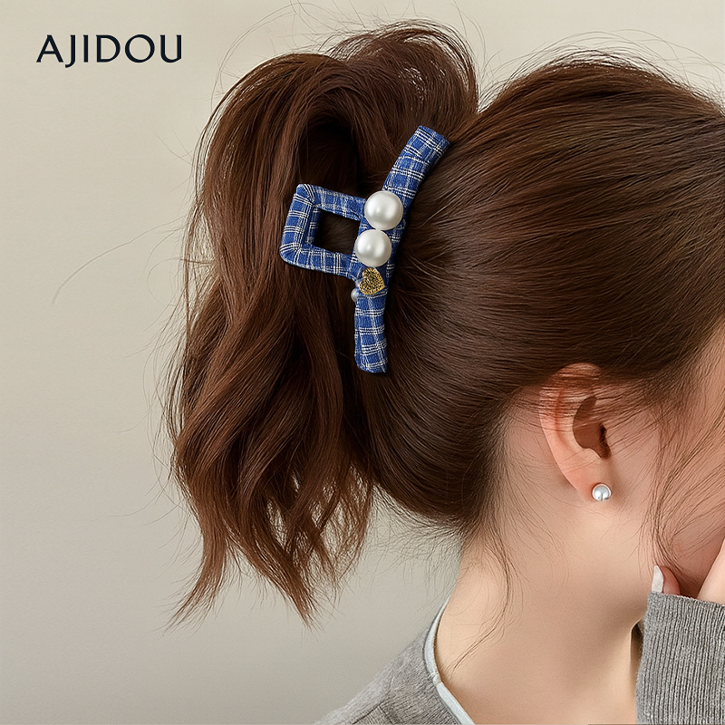 阿吉豆时尚休闲大抓夹珍珠鲨鱼夹