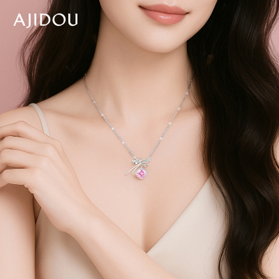 阿吉豆项链女蝴蝶结粉色锆石吊坠