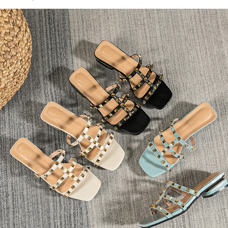 亲肤不磨脚女拖鞋夏季外穿时尚2025年新款铆钉中跟粗跟简约凉拖