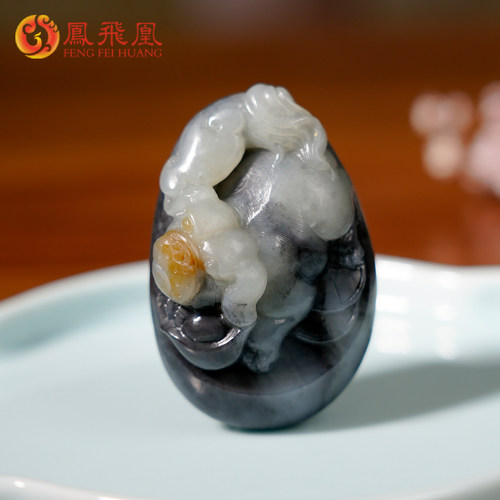 凤飞凰和田玉青花玉旺财吊坠