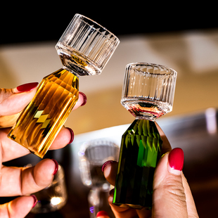 轻奢水晶玻璃高档白酒杯小酒杯家用烈酒杯一口杯15ml彩色高脚酒盅