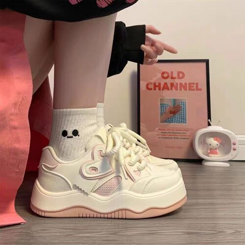 运动小白鞋女孩原创新款春秋学生校园休闲初中高中厚面包底板鞋子