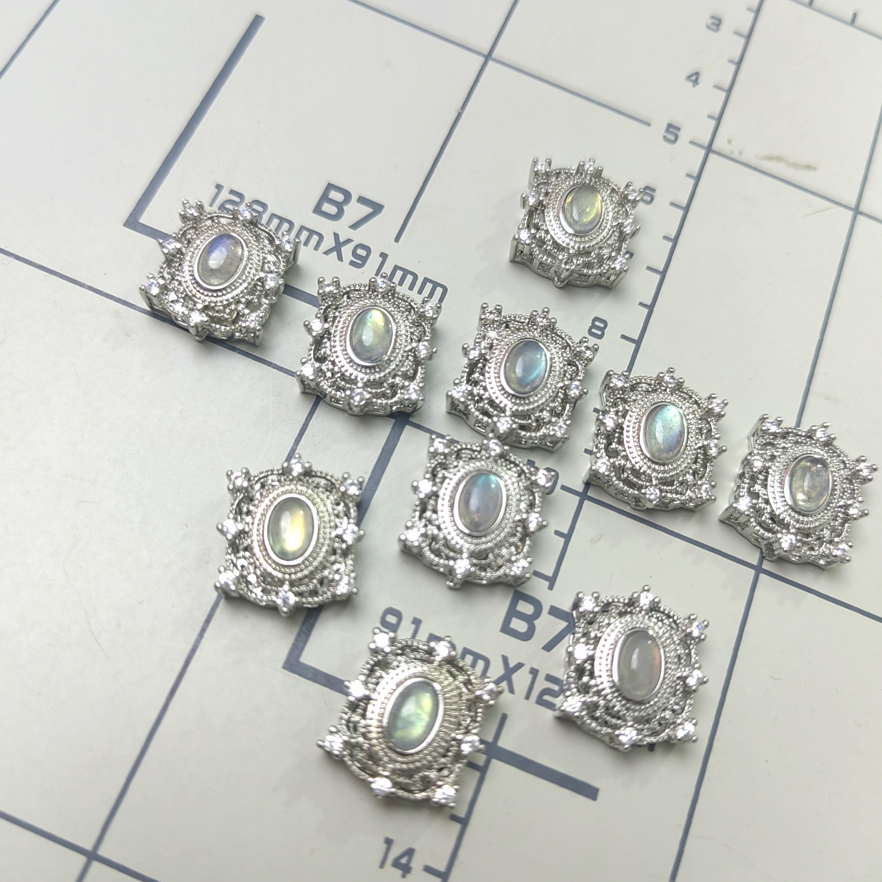 天然月光石雪花镶嵌钛钢托银配件手串配件新年礼物创意小礼品手链