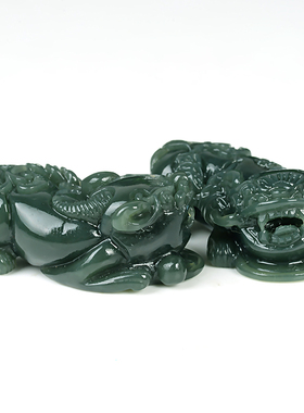 天然和田玉貔貅挂件证书吊坠