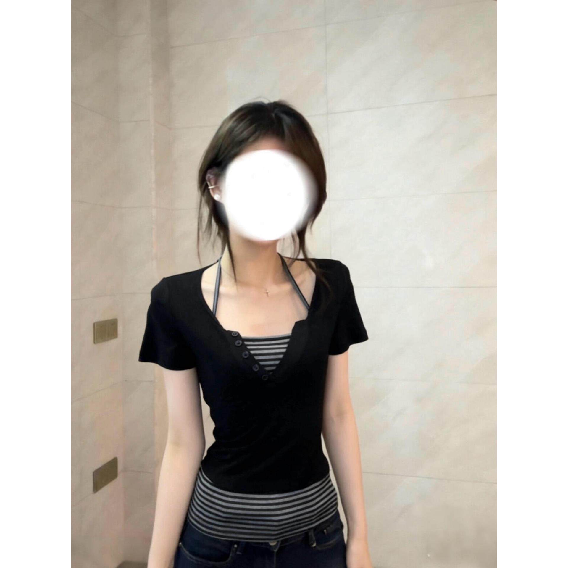 撞色条纹假两件V领短袖T恤女图片