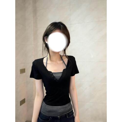 撞色条纹假两件V领短袖T恤女