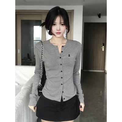 美式黑灰条纹开衫长袖t恤女春季设计感百搭高级感修身外套短上衣