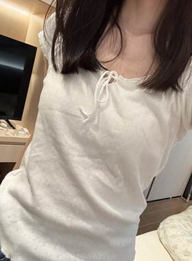 纯欲系带蕾丝花边白色短袖t恤女夏季bm风别致绝美巨好看正肩上衣