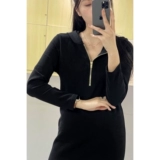 Демисезонное платье, утепленная толстовка с капюшоном, длинная юбка, яркий броский стиль