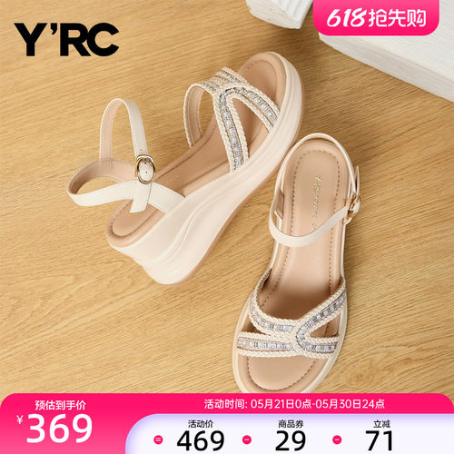 YRC坡跟水钻凉鞋女2026夏季新款厚底休闲一字带气质旅游沙滩鞋