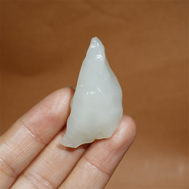 13克细腻油润白玉戈壁料原石