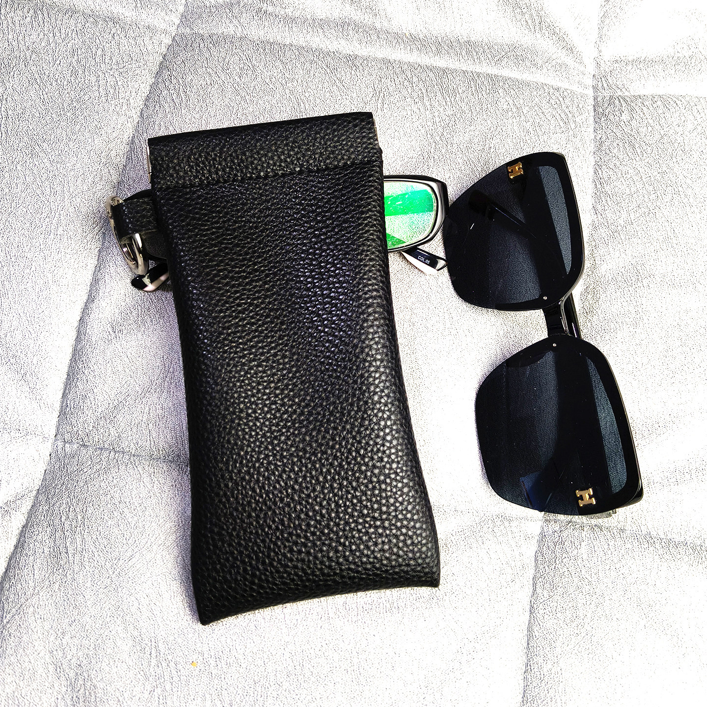 真皮 眼镜袋便捷墨镜包太阳镜保护套弹片挂饰近视眼镜牛皮收纳包