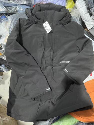 美特斯邦威拼接羽绒服