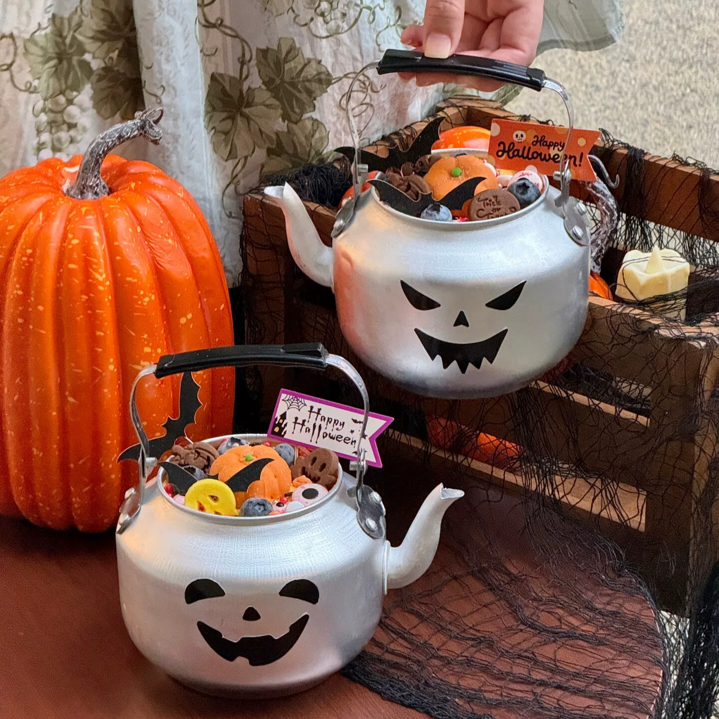 网红万圣节水吊子蛋糕装饰恶魔表情银色奶茶水壶茶壶节日装扮插旗