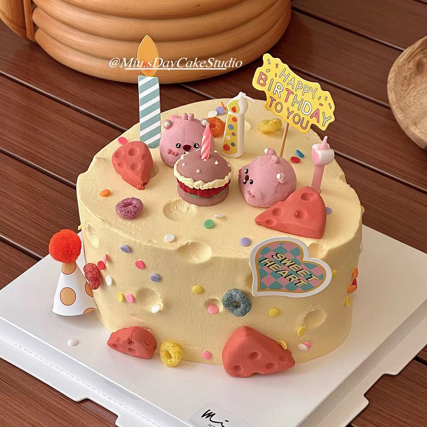 小红书同款小海狸奶酪蛋糕装饰 软陶河狸汉堡生日蜡烛蛋糕插件