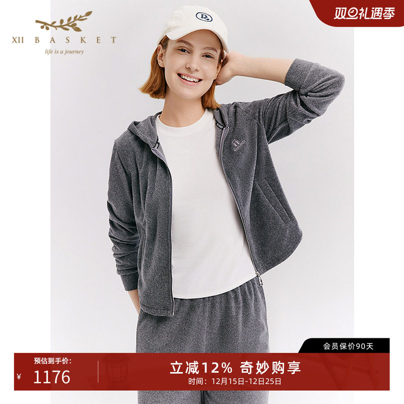 十二篮轻运动风连帽短款外套