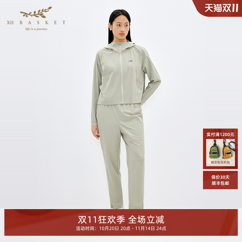 运动短款外套女防泼水