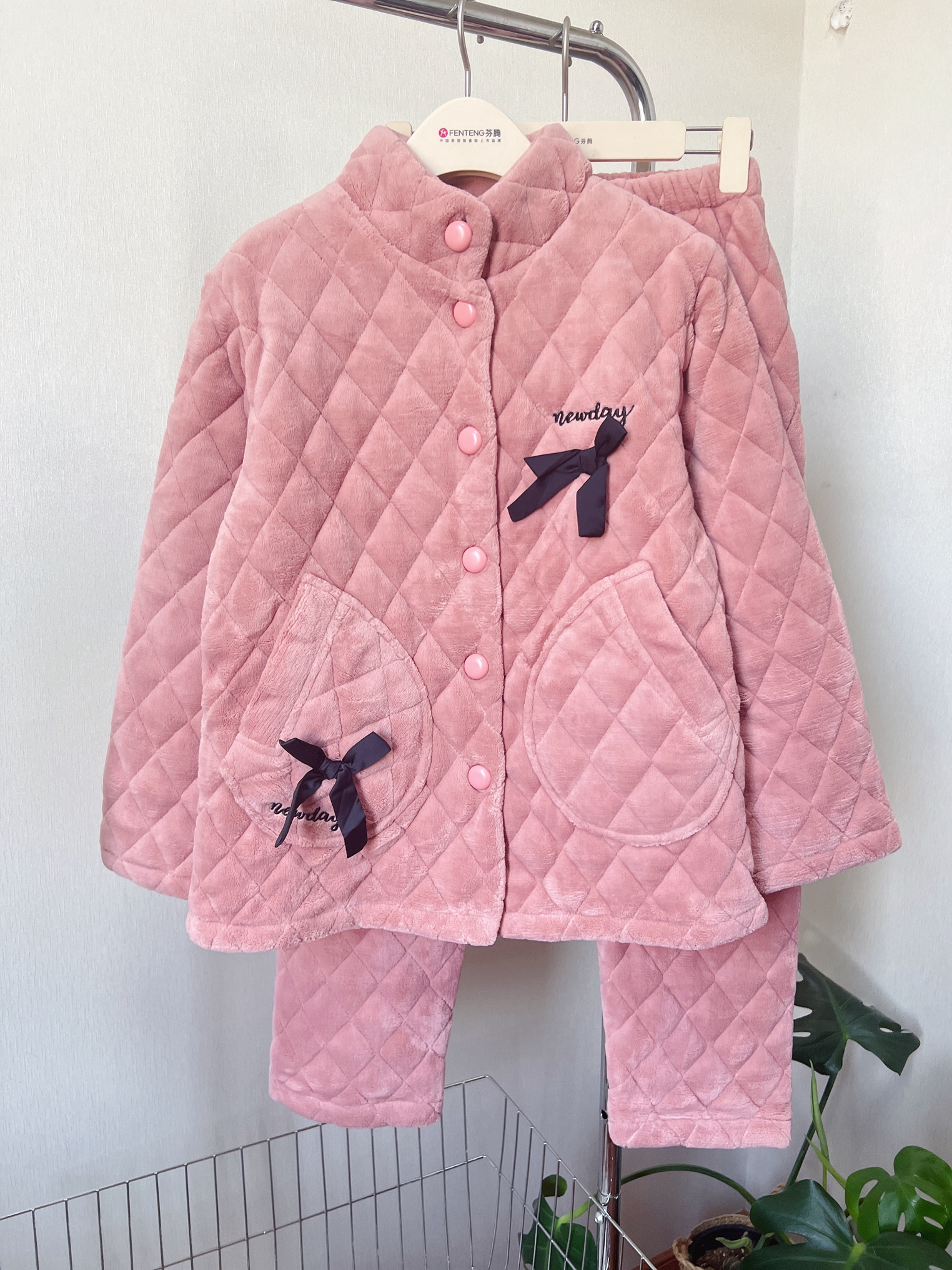 芬腾【专柜】清仓睡衣女冬纯棉三层薄夹棉甜美家居服男士睡衣套装